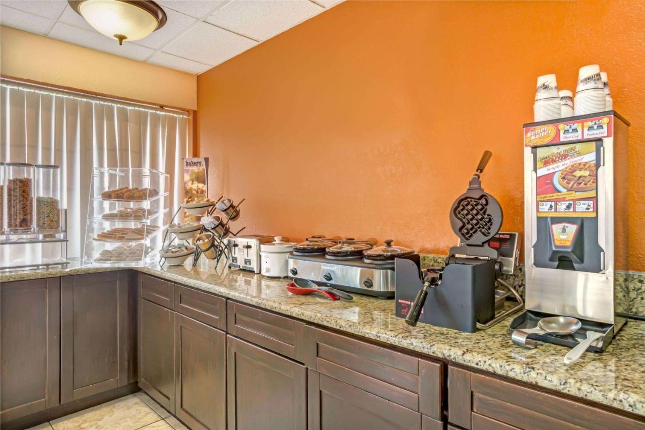 Microtel Inn & Suites By Wyndham Houston/Webster/Nasa/Clearlake Nassau Bay Ngoại thất bức ảnh