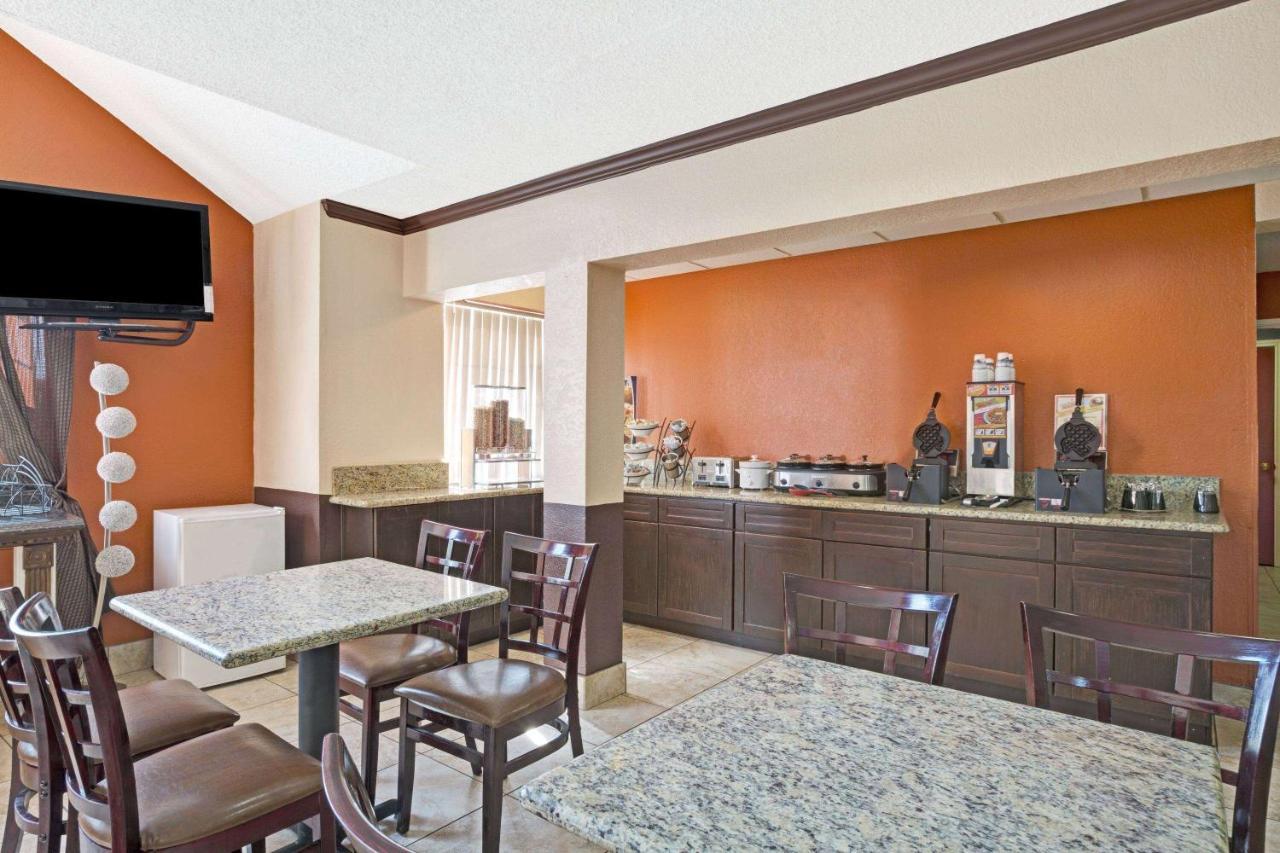 Microtel Inn & Suites By Wyndham Houston/Webster/Nasa/Clearlake Nassau Bay Ngoại thất bức ảnh
