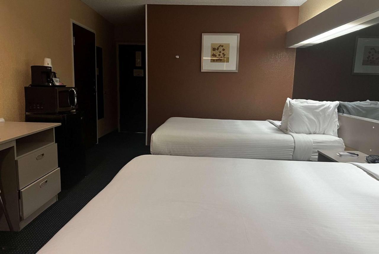 Microtel Inn & Suites By Wyndham Houston/Webster/Nasa/Clearlake Nassau Bay Ngoại thất bức ảnh