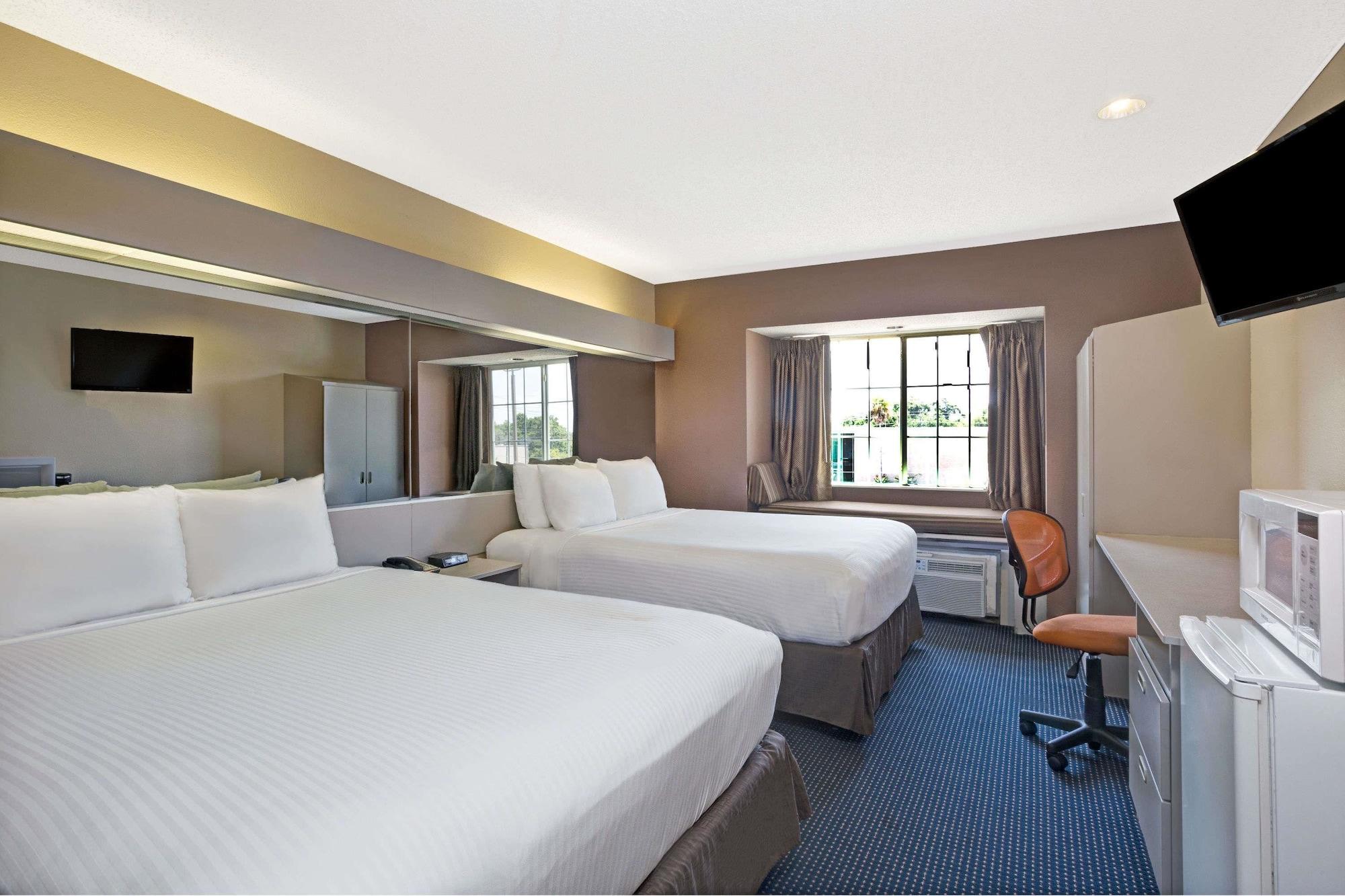 Microtel Inn & Suites By Wyndham Houston/Webster/Nasa/Clearlake Nassau Bay Ngoại thất bức ảnh